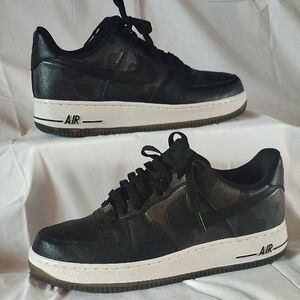 Nike Black and White Sneakers